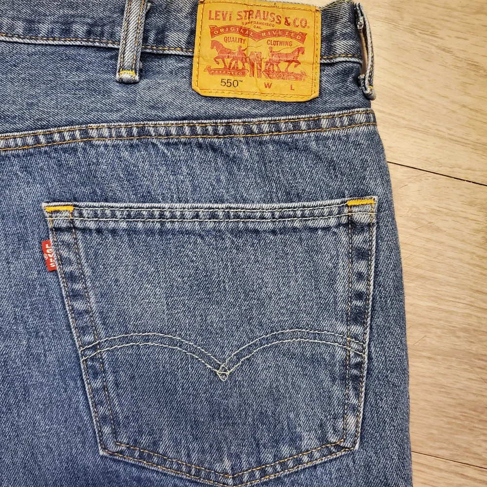 Levi’s 550 Relaxed Fit Jeans Mens 46x30 Blue Stonewash 100% Cotton